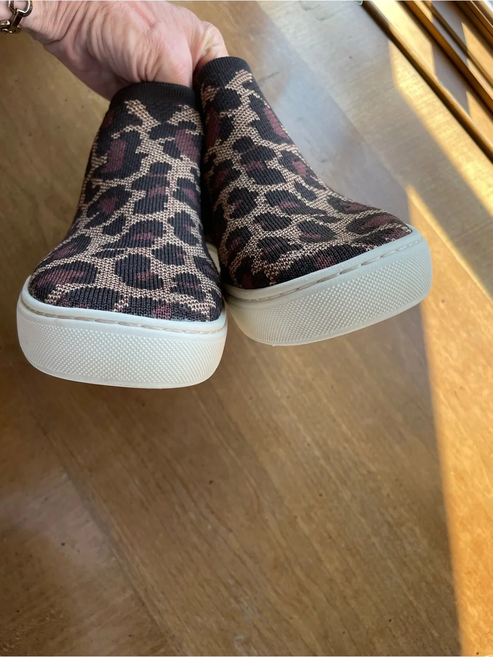 Rothy's Chelsea Wildcat Slip-On Sneakers Ankle Booties Leopard Print size 7.5
